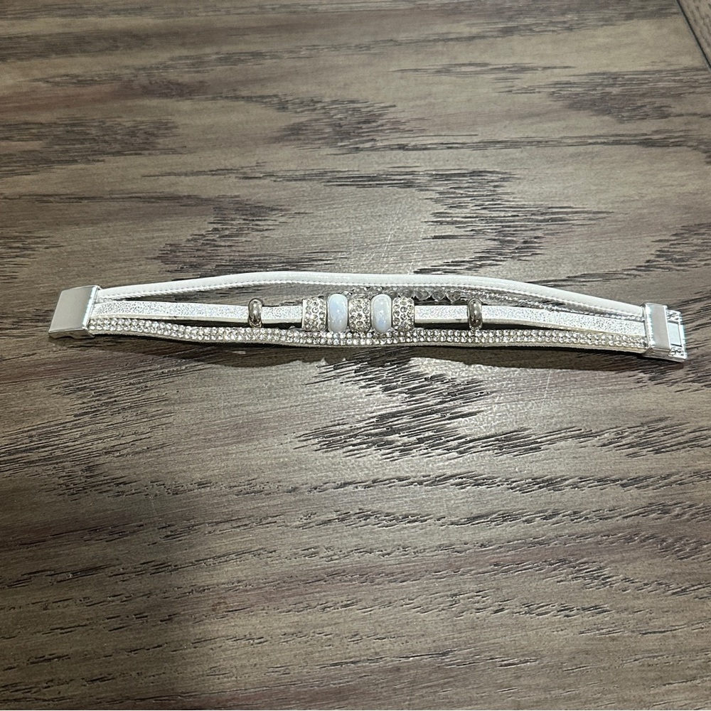 Elegant Silver and White Beaded Bracelet Stack with Magnetic Closure - Picture 2 of 3